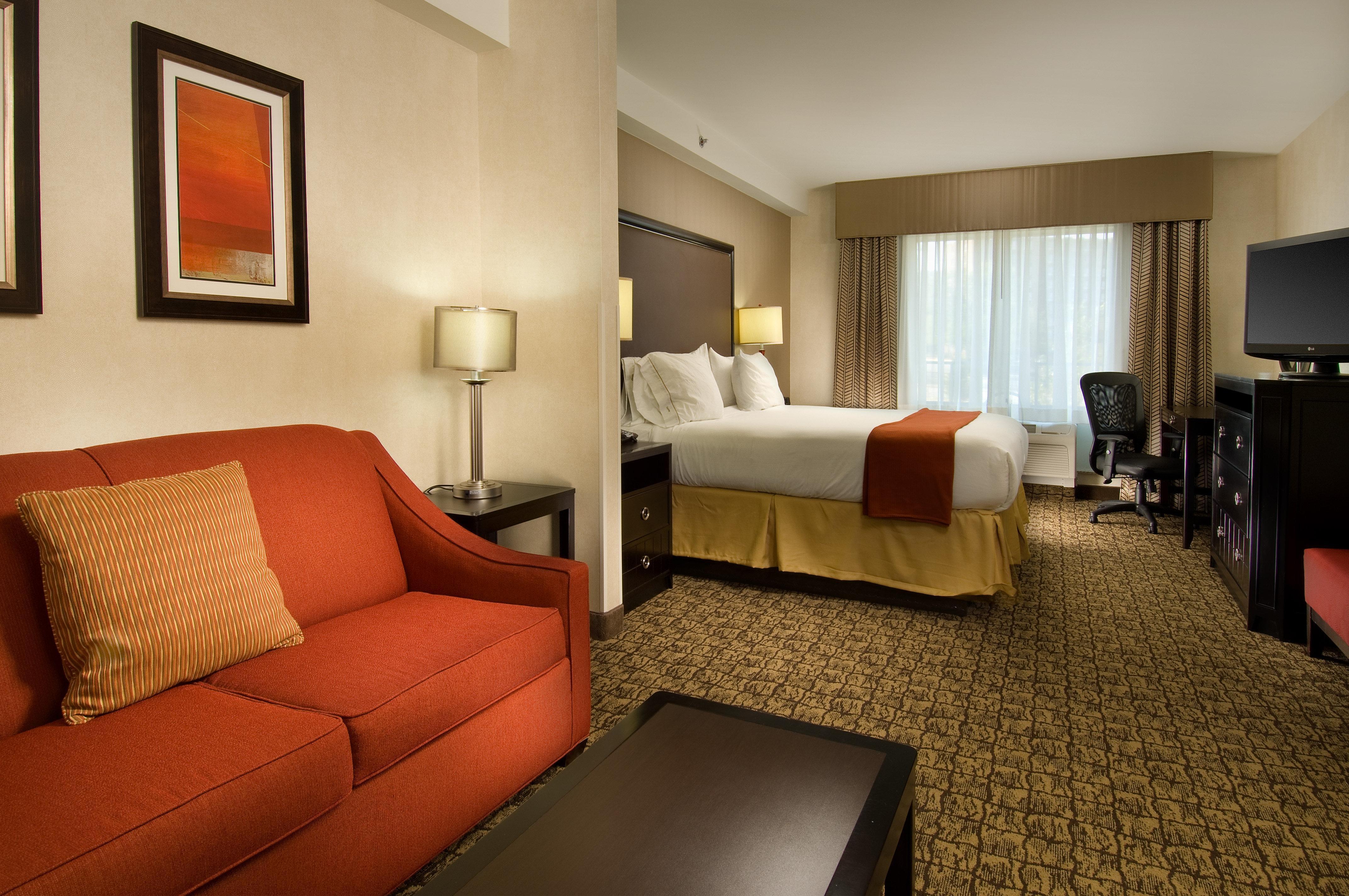 Holiday Inn Express & Suites Alexandria - Fort Belvoir By Ihg מראה חיצוני תמונה