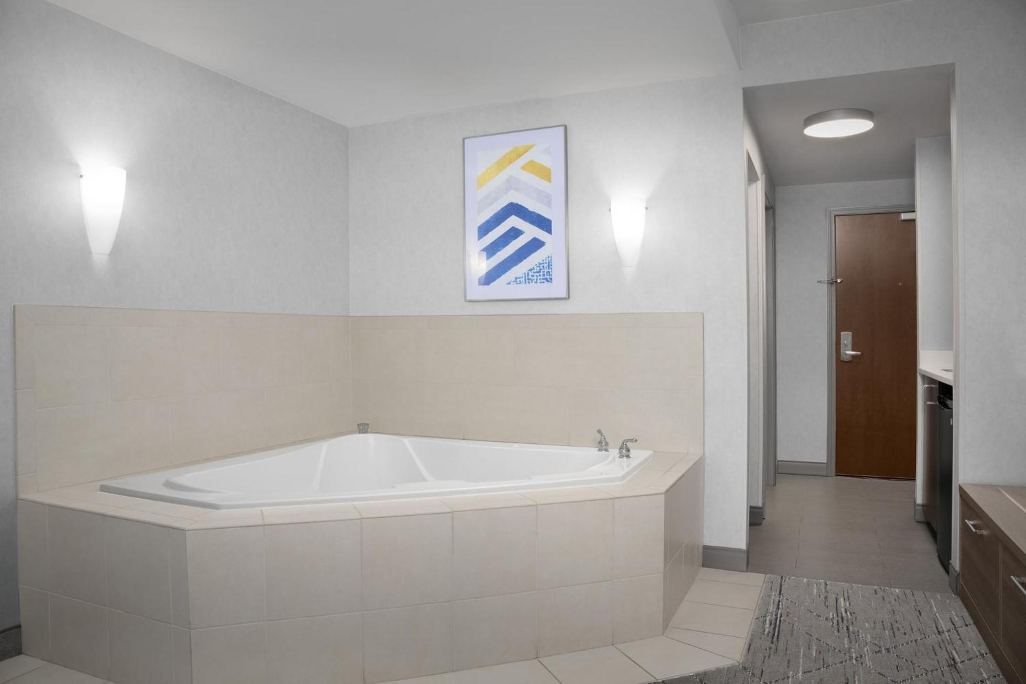 Holiday Inn Express & Suites Alexandria - Fort Belvoir By Ihg מראה חיצוני תמונה