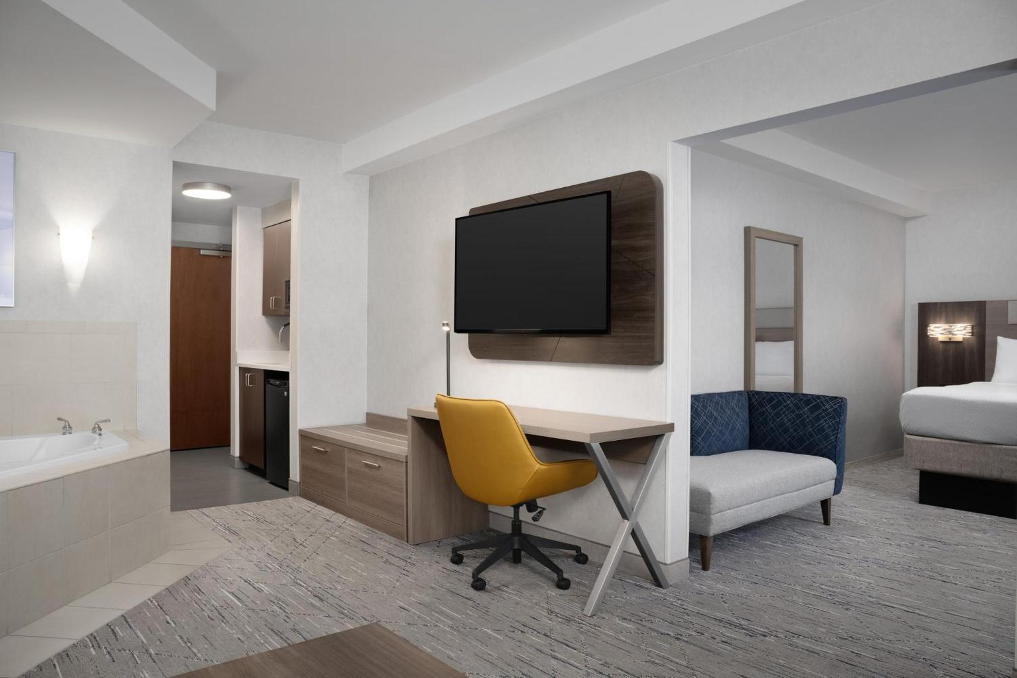 Holiday Inn Express & Suites Alexandria - Fort Belvoir By Ihg מראה חיצוני תמונה