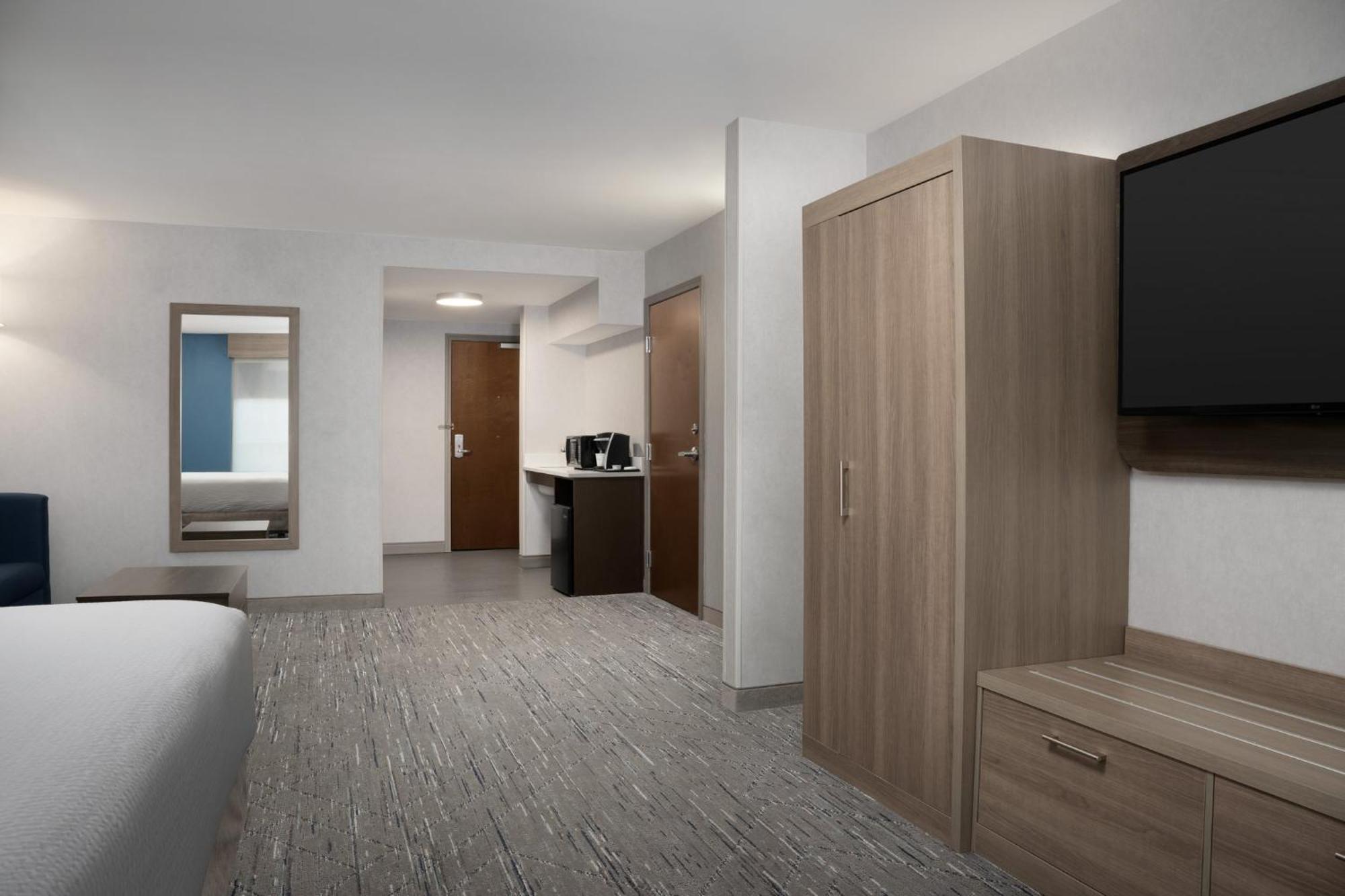 Holiday Inn Express & Suites Alexandria - Fort Belvoir By Ihg מראה חיצוני תמונה