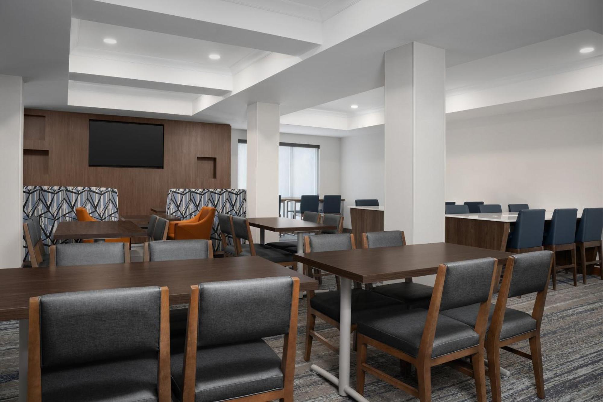 Holiday Inn Express & Suites Alexandria - Fort Belvoir By Ihg מראה חיצוני תמונה