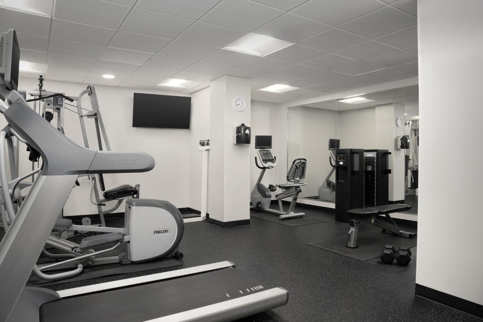 Holiday Inn Express & Suites Alexandria - Fort Belvoir By Ihg מראה חיצוני תמונה
