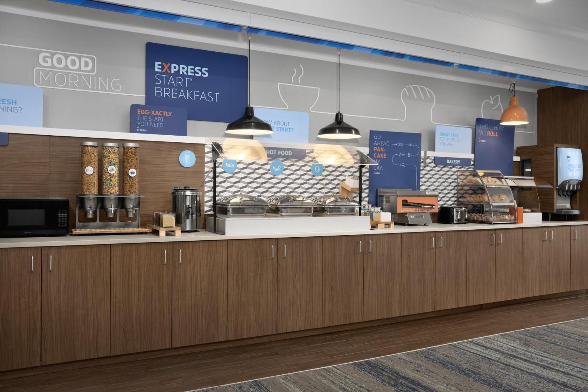 Holiday Inn Express & Suites Alexandria - Fort Belvoir By Ihg מראה חיצוני תמונה